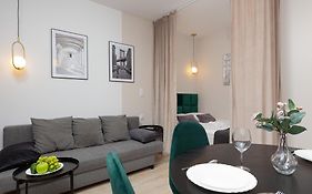 Studio Apartment Praga Targowa by Renters